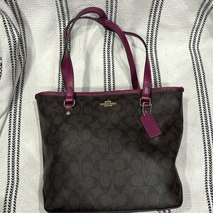 Coach hand bag